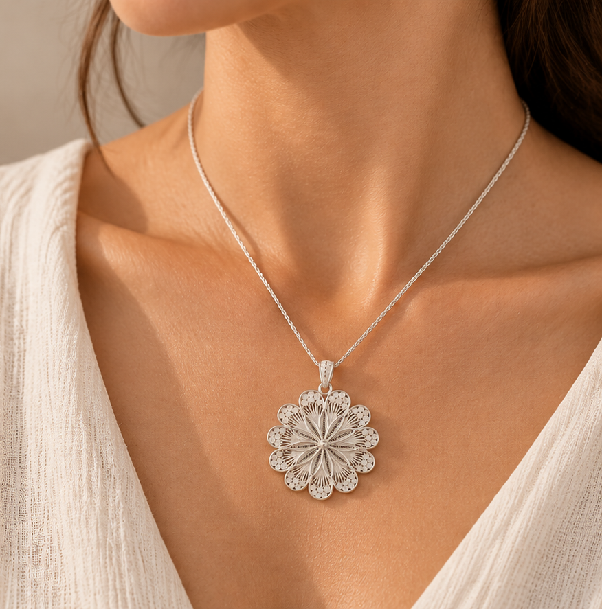 DALIA worn